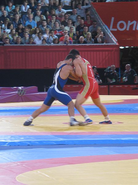 449px-Vlasov_vs._Julfalakyan_London_2012_Greco-Roman_Wrestling_final